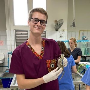 Meet your Posher, Adam